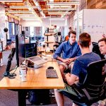 Le relationnel est un atout considérable pour la réussite des interactions client. Voici 10 astuces pour former vos agents à cette compétence.